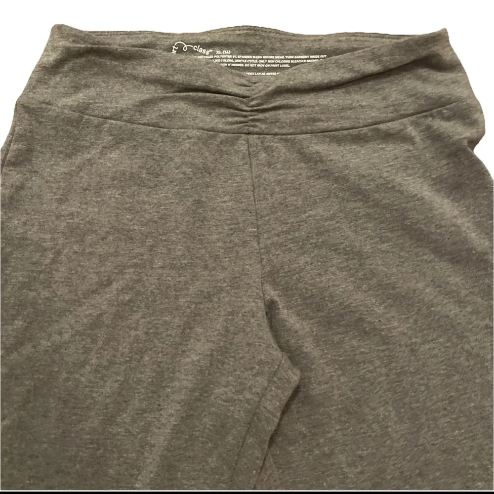 Girls' UA Tech™ Big Logo Twist Tee YMD 10-12+ & A Pair of Twist Grey Shorts Sz14